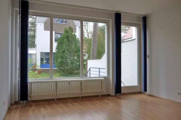 2-Zimmer-Wohnung in Zehlendorf, Berlin - großzügige Terrasse und gute Tageslicht