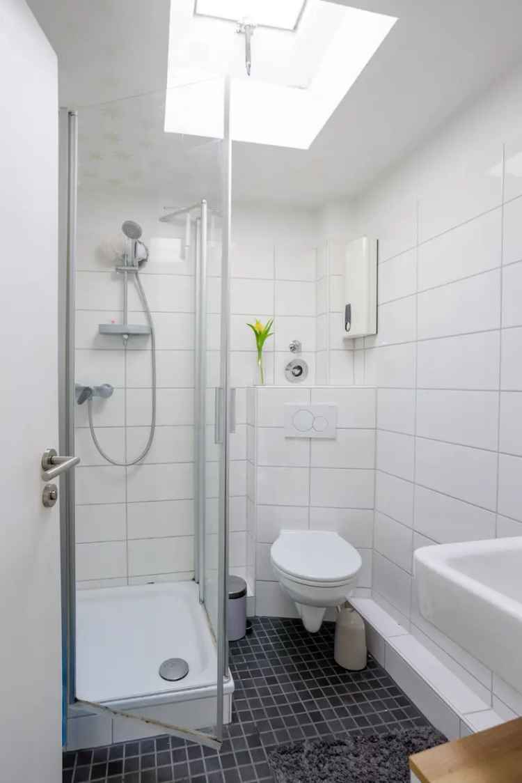 modernisierte DG-Wohnung im Komponistenviertel (Barmbek-Süd)