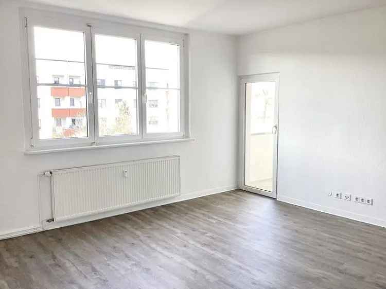 Frisch renoviert: WG-geeignete 3-Zimmer-Wohnung mit Balkon!