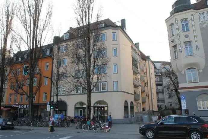 Komplett sanierte 3-Zimmer Wohnung an der Münchner Freiheit