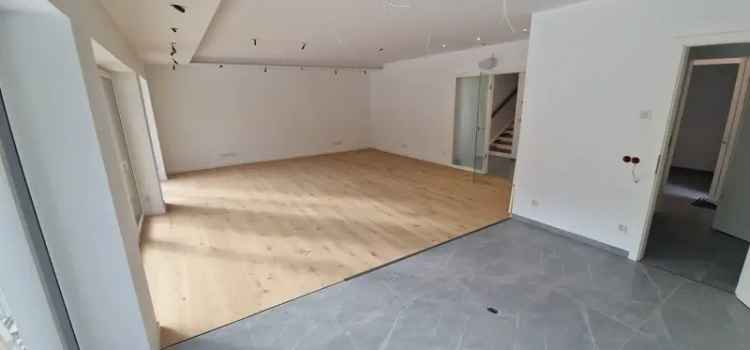 Doppelhaushälfte Neubau (KfW40) am Naturschutzgebiet mit modernster Ausstattung ab Mai verfügbar