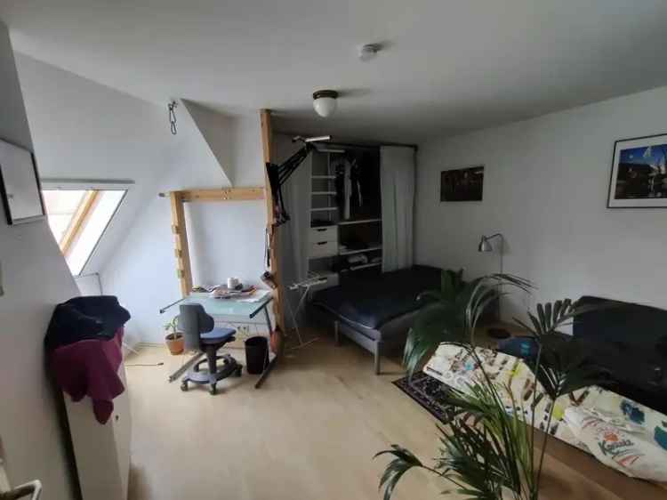 Miete Dachgeschosswohnung in Pankow Berlin ruhige Lage 2 Zimmer