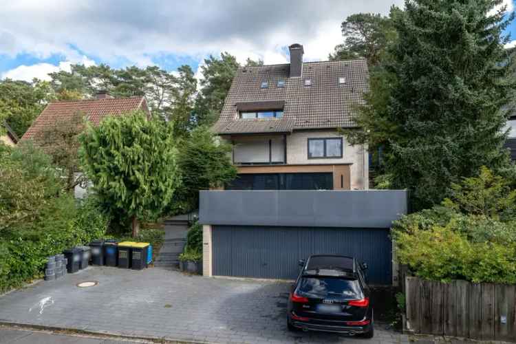 Großzügiges Zweifamilienhaus in Bielefeld-Senne mit Terrassen und Garage