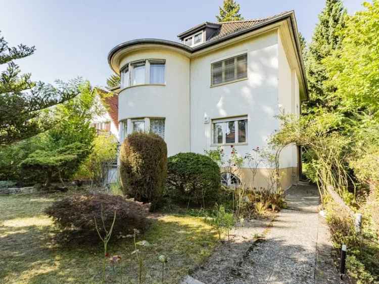 Zweifamilienhaus kaufen in einem historischen Ambiente mit großem Garten