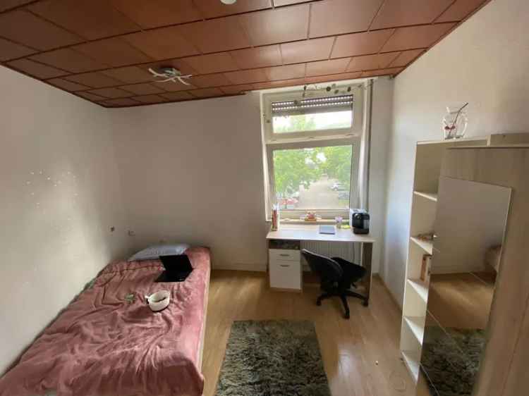 Renoviertes WG Zimmer in bevorzugter Lage (bitte Handynummer angeben)