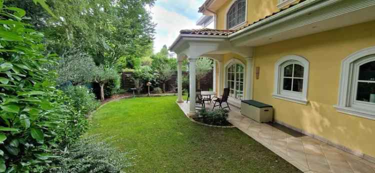 Elegante Villa mit Indoor-Schwimmbad in Müngersdorf