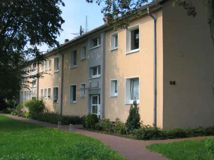 Sonnige Balkonwohnung in ruhigem 4 Familienhaus