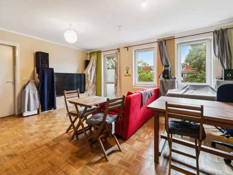 Top-Wohnung in Berlin Alt-Hohenschönhausen mit Balkon