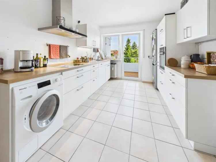 Großzügige Wohnung mit 2 Balkonen in beliebter Wohnlage.