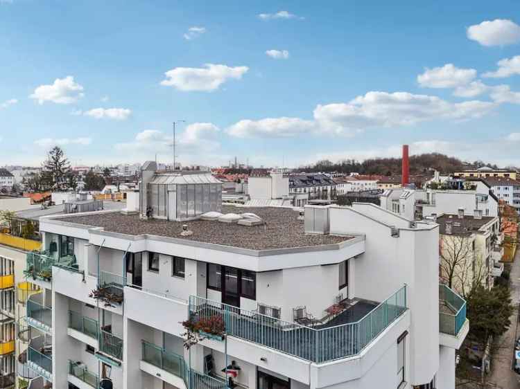 Hochwertig renovierte Dachterrassenwohnung zwischen Luitpold-/und Olympiapark. Schwabing-West