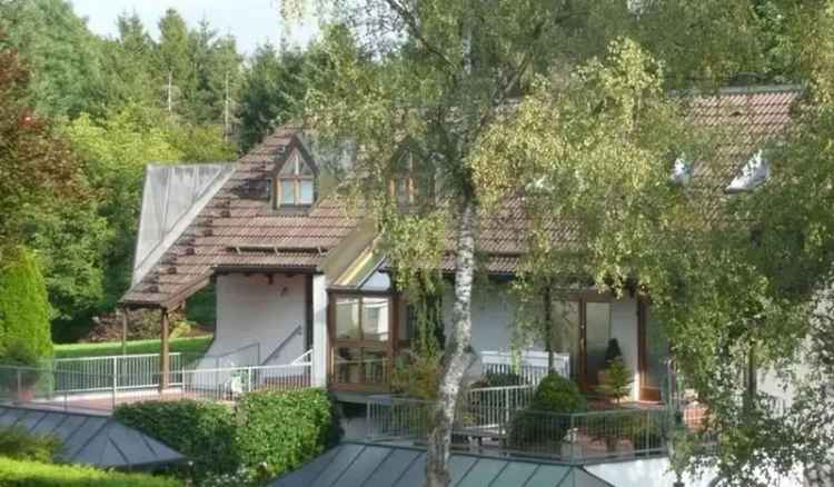 Großzügige, lichtdurchflutete Maisonette-Wohnung in idyllischer Waldrandlage in Waldtrudering