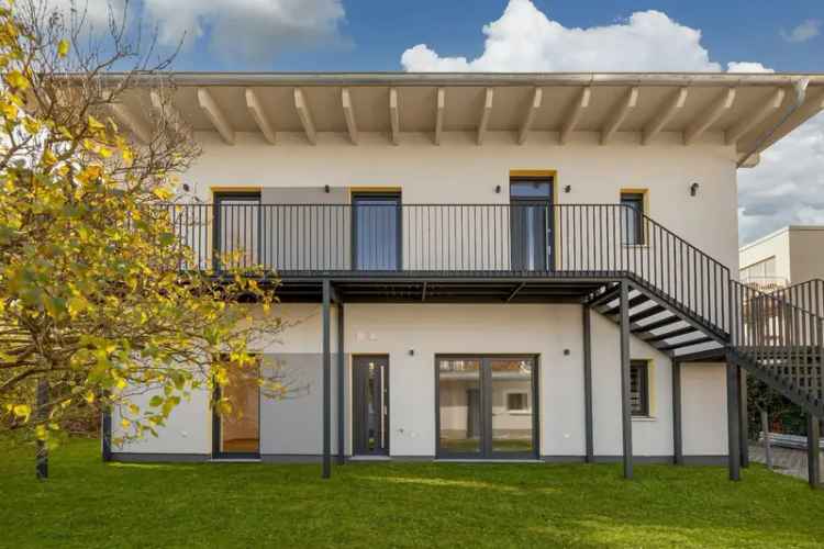 Energieeffizientes Zweifamilien-/Mehrgenerationenhaus – Erstbezug mit flexiblen Nutzungsoptionen