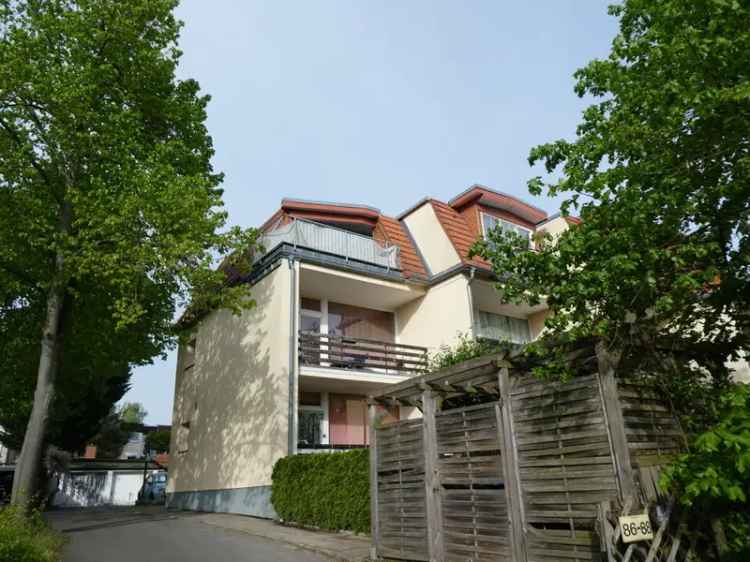 Charmante Berliner Souterrain-Wohnung mit großzügiger Terrasse und optionaler Einliegerwohnung