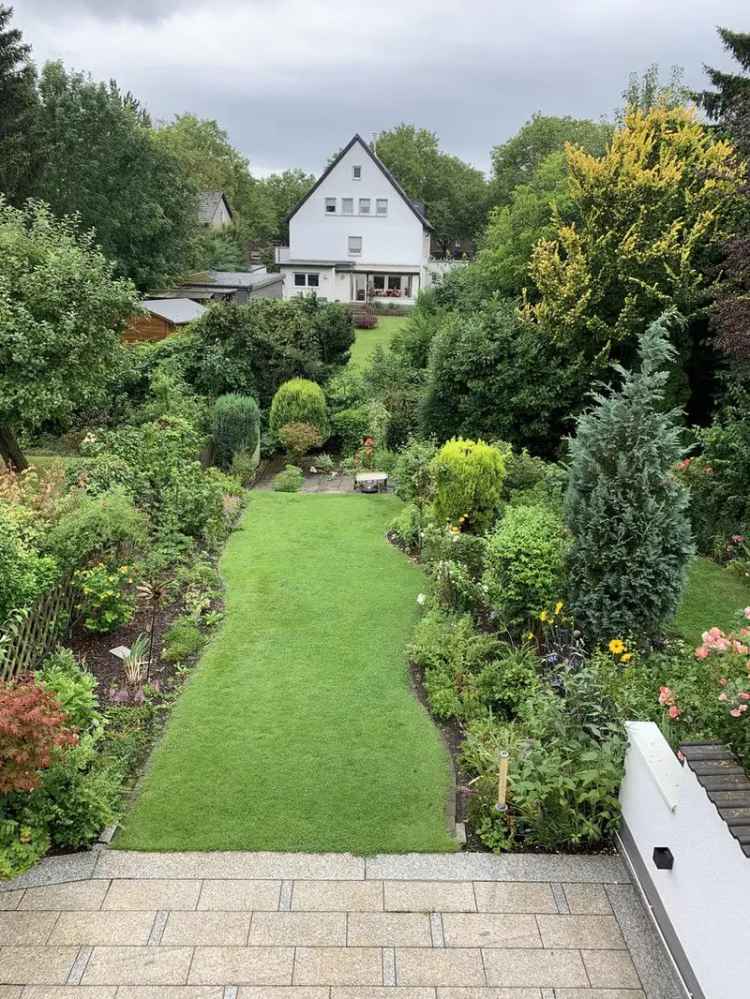 Einfamilien-Reihenhaus mit Garage in TOP-Zustand, bezugsfertig kernsaniert 2024!