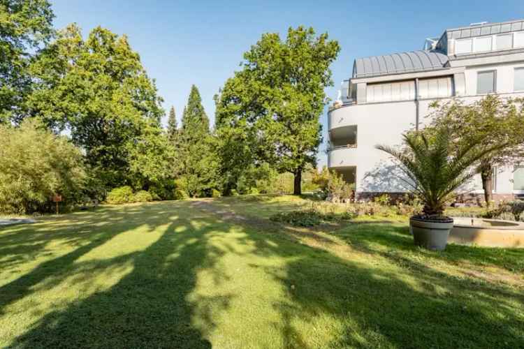 Moderne 2-Zimmer-Wohnung auf circa 6.500 m² Parkgrundstück