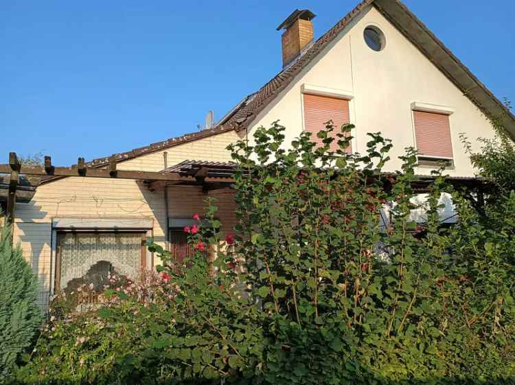 Großzügiges Einfamilien- oder Mehr-Generationen-Haus mit schönem Garten