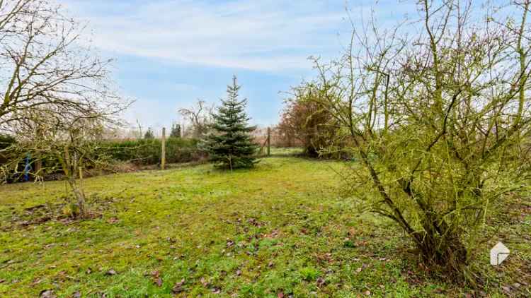 Dreiseithof mit Scheune, Nebengebäuden und großem Grundstück sowie Wald- und Landwirtschaftsfläche