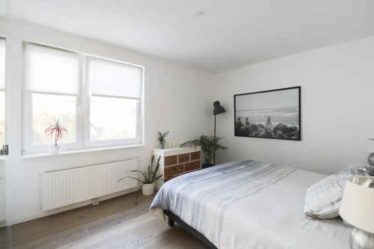 Lichtdurchflutete Maisonettewohnung mit 5 Zimmern und großer Dachterrasse in Hamburg-Bahrenfeld