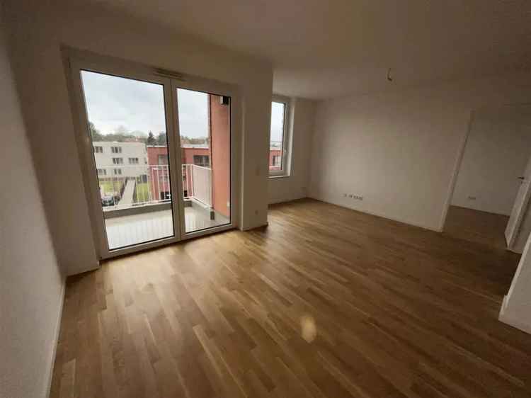 Schöne 2-Zimmer Wohnung mit Parkett, sonniger Loggia und EBK!