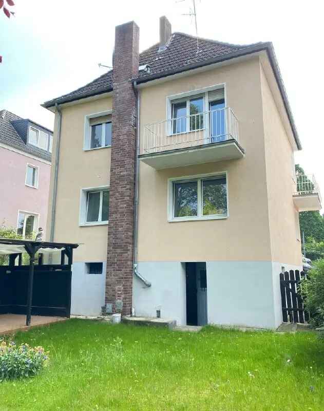 Luxus-Wohnhaus in zentraler Lage mit großem Garten