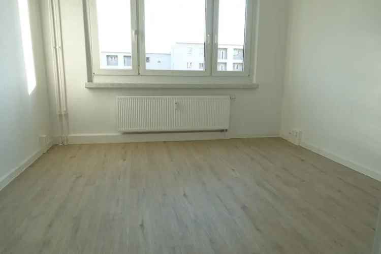 Klick hier:   Geräumige 2-Zimmer-Wohnung mit Balkon