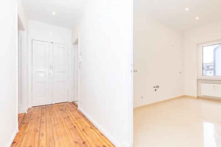 Renoviert & bezugsfrei: einladende 3-Zimmer-Altbauwohnung mit Balkon! TOP ZUSTAND! Zentrale Lage!