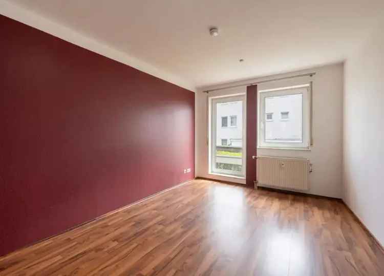 Großzügige Wohnung im Herzen von Metzingen mit Balkon und Stellplätzen