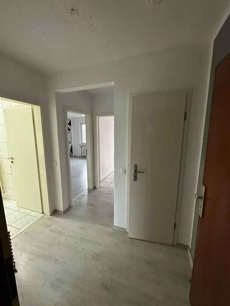 2 Zimmer Wohnung Duisburg Balkon Vollbad Laminat ab 01012025