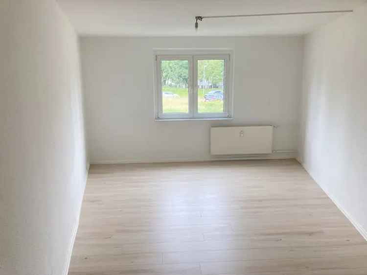 2 Raum Wohnung mit Balkon Neubau