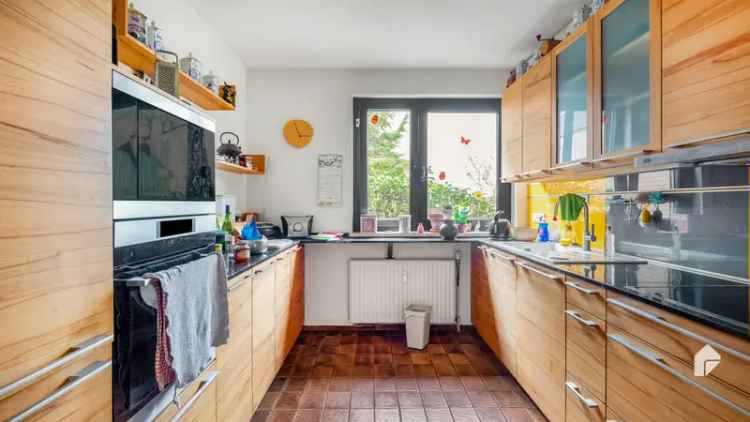 Fast wie DHH: Schicke Maisonette mit SW-Terrasse, Wintergarten, 2 Bädern und Garten | Ruhige Lage