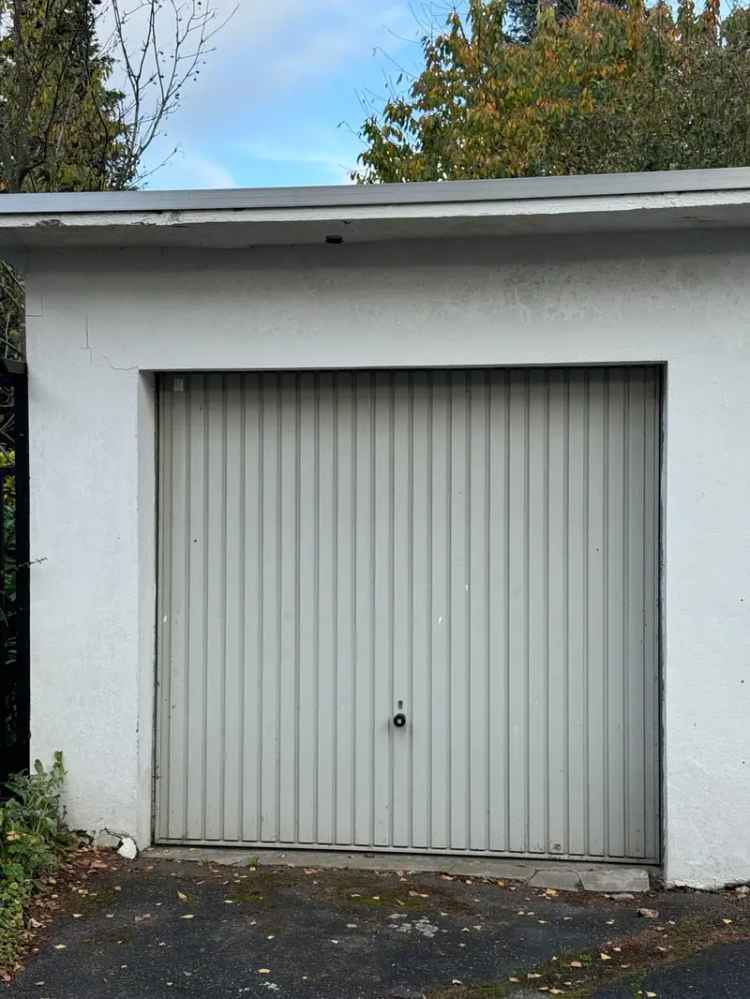 Familienfreundlich: grosses Reihenendhaus, 225 qm Wohnfläche, 698 qm Grundstück, 1 Garage