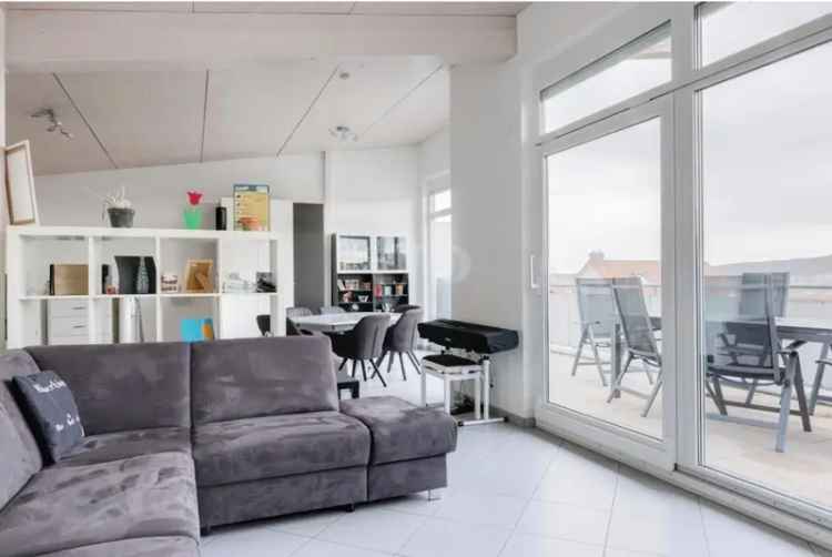 Große Maisonette-Wohnung mit Dachterrasse und Balkon