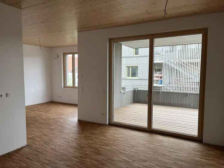Helle 2 Zimmer Wohnung mit großer Loggia am Sheridanpark