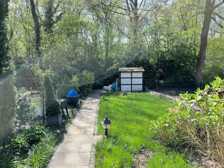 Reihenmittelhaus mit Garage in Bremen-Schönebeck