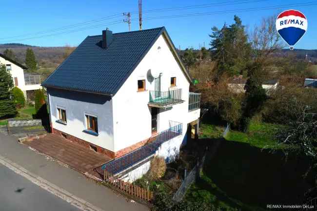 Freistehendes Einfamilienhaus mit Charme, Garten und Garage in Schwemlingen