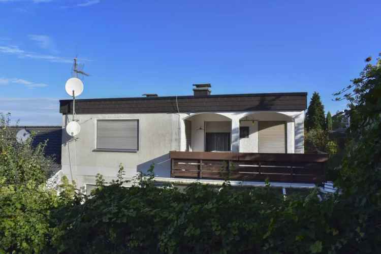 Einfamilienhaus zum Wohlfühlen in sehr guter Lage im Bungalowstil mit Wintergarten, Loggia und Sauna