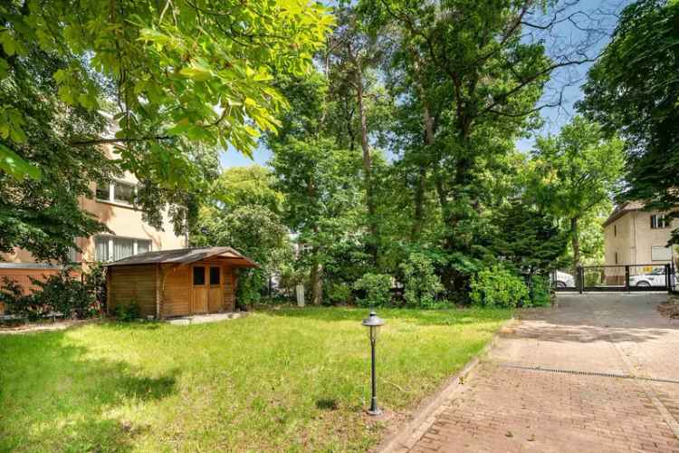 Charmantes Einfamilienhaus mit Baugrundstück in Hermsdorf, Berlin - Luxusleben in der Natur