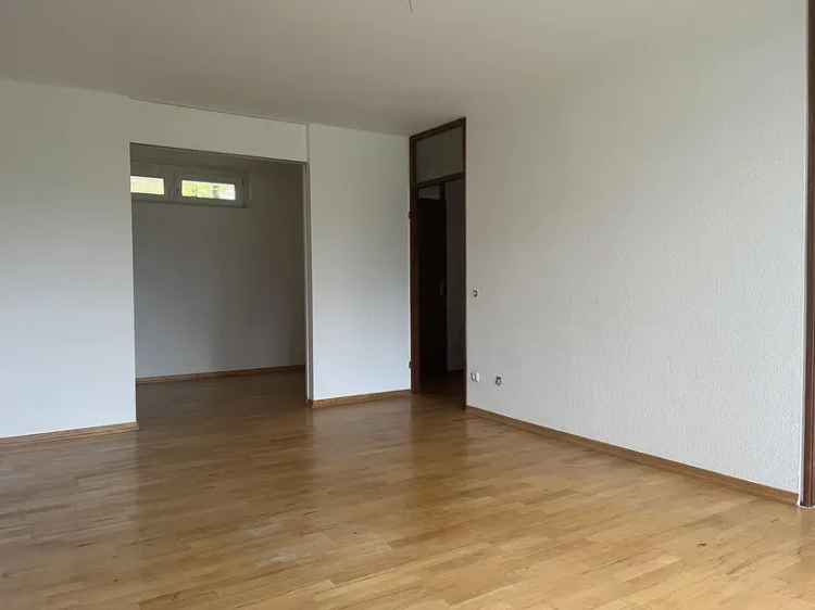 Helle und freundliche 1,5-Zimmerwohnung mit großzügigen Balkon in Rheinnähe!