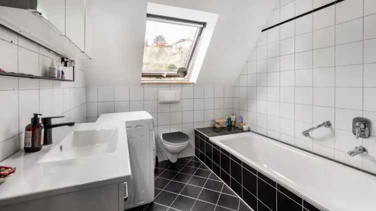 Über den Dächern von Backnang – Dachgeschosswohnung mit Dachterrasse, Sauna & Garage