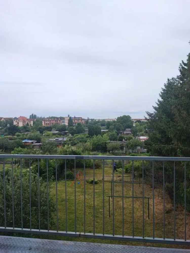 Besichtigungstermin für moderne wohnung mit balkon und weitblick