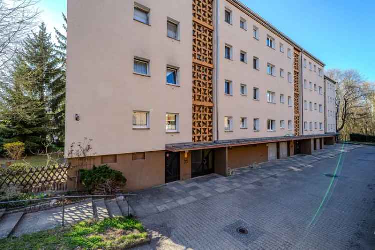 Sanierungsbedürftige 3-Zimmer Eigentums-Wohnung mit großzügigem Balkon in ruhiger Lage