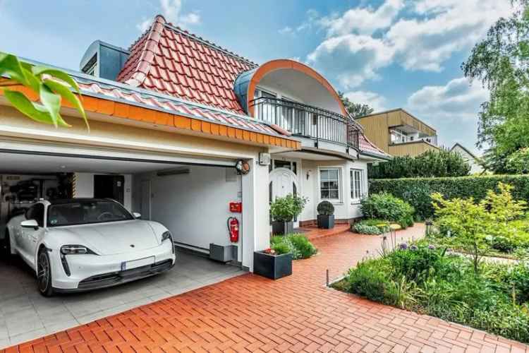 Luxus-Villa mit Pool und Garage in Berlin-Mariendorf