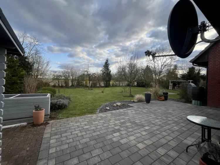 Einfamilienhaus mit gepflegtem Garten in unverbauter Südlage