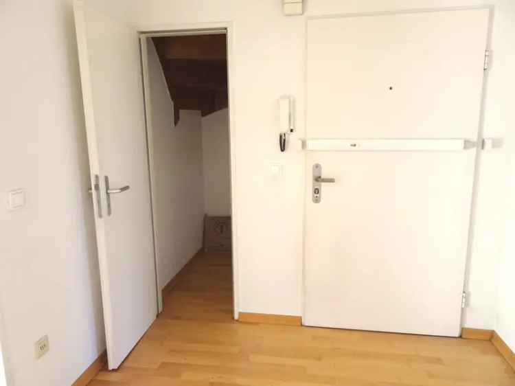Dahlem – DG Maisonette mit kleiner Sonnen-Terrasse und Gemeinschaftsgarten