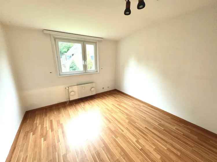 Dachgeschosswohnung kaufen in Rissen mit 3 Zimmern und Loggia