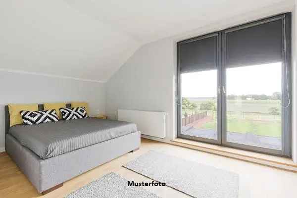 3 Zimmer Wohnung mit Balkon und Tiefgaragenstellplatz