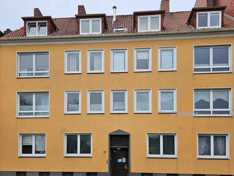 Wir renovieren und Sie ziehen ein: kleine 2-Zimmer-Wohnung mit Balkon in Mitte-Süd!