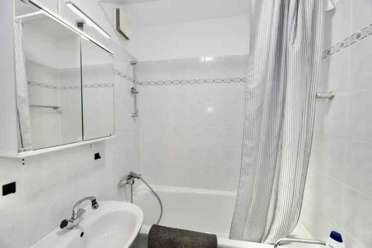 GEPFLEGTES SINGLE-APARTMENT – MIT AUFZUG, FAHRRADRAUM & PKW-STELLPLATZ – FUSSLÄUFIG ZUM ALEX