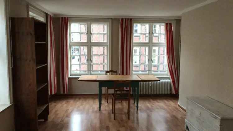 Mieten Wohnung in Hamburg Komponistenquartier mit großen Fenstern