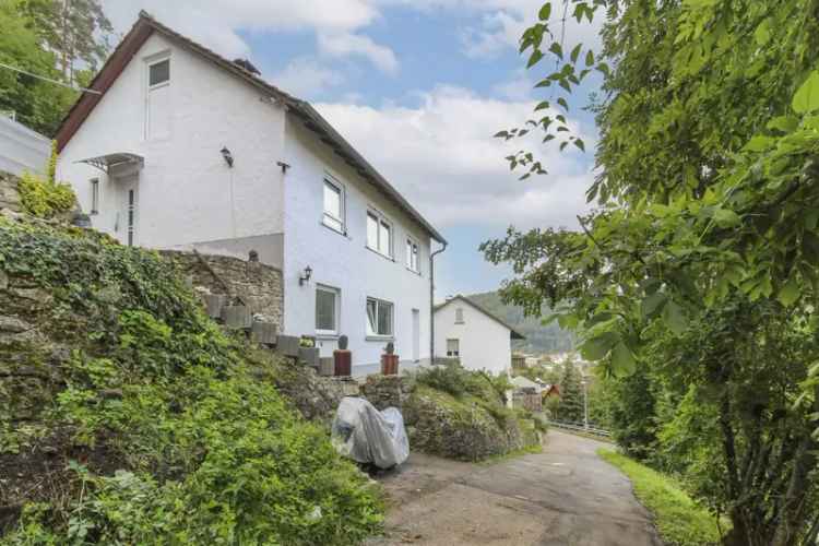 Ihr neues Zuhause: Gemütliches 5,5-Zimmer-Einfamilienhaus mit Panoramablick in Oberndorf am Neckar